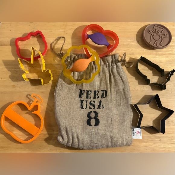 Other - Lot of 8 cookie cutters with drawstring storage bag - USA, Hello Kitty & others